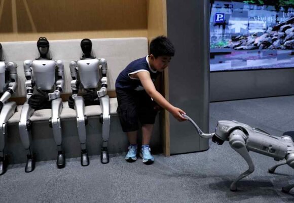 Chinese humanoid robot maker surges 600% in trading debut
